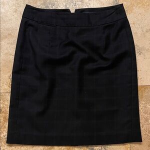 Banana Republic Classic navy blue plaid above the knee Pencil Skirt